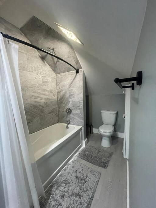Unique Modern Luxury 2 Bedroom Apartment Rental Chapleau 외부 사진