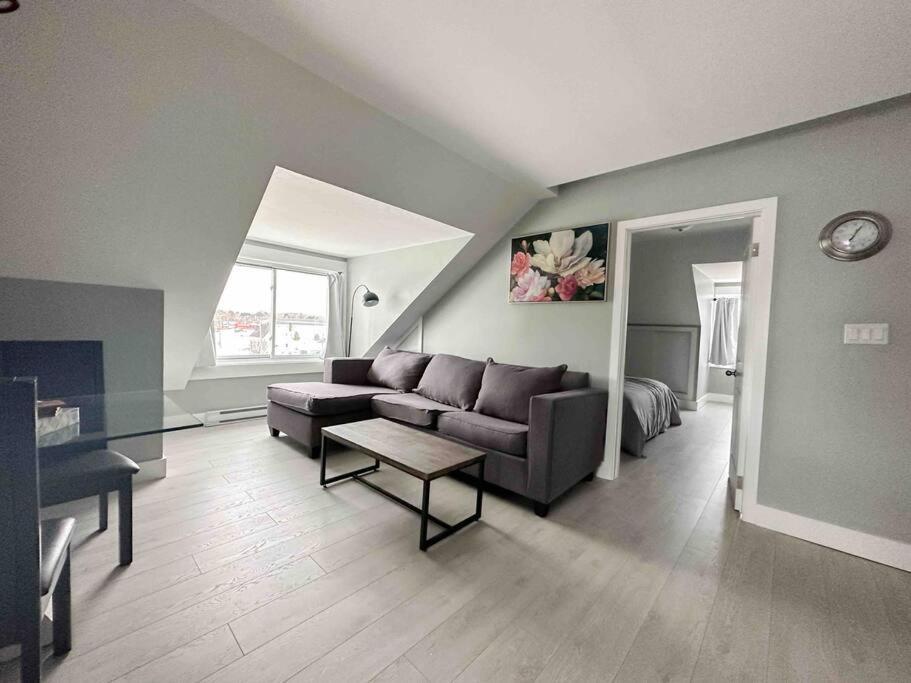 Unique Modern Luxury 2 Bedroom Apartment Rental Chapleau 외부 사진